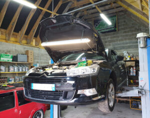 Garage fdma à La Villeneuve-en-Chevrie