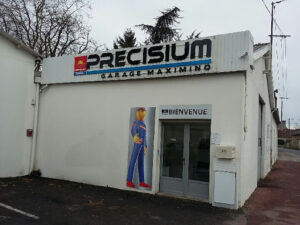 Garage Maximino à Scorbé-Clairvaux