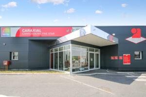 AXIAL -CARAXIAL à Magenta