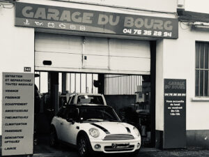 Garage du bourg à Chirens