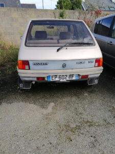 Garage De La Vierge à Treffiagat