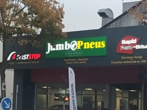 First Stop – King Jumbo Milord à La Courneuve