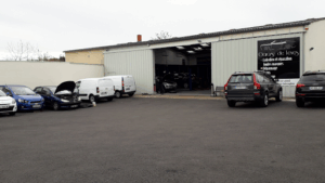 Garage de Lèves à Lèves