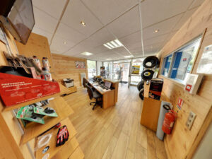 EUROMASTER BARNEAUD PNEUS à Briançon