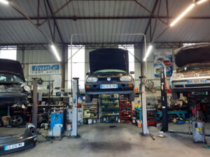 Garage Cotiniere à Varetz