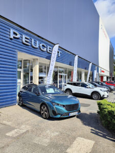 PEUGEOT STELLANTIS &YOU PARIS LA DEFENSE à La Garenne-Colombes