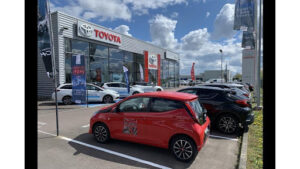 Toyota-STA 45 à Villemandeur