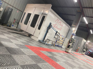 14 Carats automobile à Simiane-Collongue