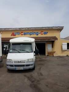Auto camper à Senozan
