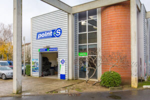 Point S (Teknik Motor Sport) – Garage automobile à Evry à Évry-Courcouronnes