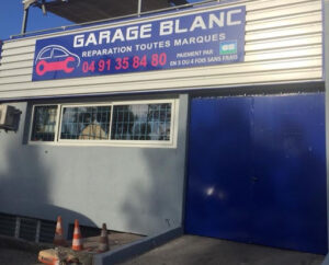 Garage Blanc à La Penne-sur-Huveaune