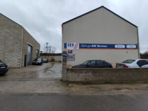 Garage nascar à Thiverval-Grignon