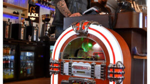 Road Trip café self atelier moto & burger traditionnel à Noyers-sur-Cher