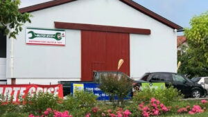 Auto evo 64 à Uhart-Cize