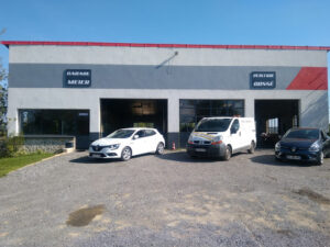 Garage à Berrias-et-Casteljau