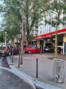 ESSO Station and Garage Auto à Paris