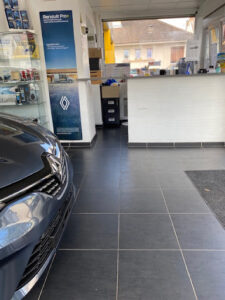 Garage de 3 Renault à Guignes