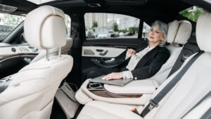 Roissy VTC – Private Driver in Paris: Roissy-CDG Airport Shuttle and Sightseeing Rides à Le Bourget