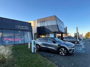 RENAULT DINAN – CAR LOVERS à Taden