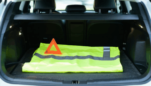 Depuis plusieurs années, la réglementation autour de l’équipement obligatoire dans nos véhicules ne cesse de se durcir, et pour une bonne raison : la sécurité routière. Alors que vous pensez tous savoir où ranger votre gilet jaune ou votre triangle […]