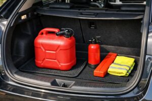 Transporter de l’essence dans un jerrican peut sembler anodin, parfois incontournable – que ce soit pour dépanner un engin agricole éloigné, ravitailler un bateau ou préparer un long trajet. Mais attention à ne pas vous emballer : les jerricanes ne [&hellip;]