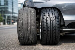 Silencieuses, zéro émission directe, et pourtant, les voitures électriques comme la Tesla et la Zoé cachent un secret moins noble : leurs pneus s’usent beaucoup plus vite que ceux des voitures thermiques. Cette usure prématurée, jusqu&rsquo;à 30 % plus rapide [&hellip;]