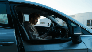 Les spécificités techniques des voitures électriques qui alourdissent les primes d’assurance Les véhicules électriques représentent aujourd’hui une part grandissante du marché automobile. Pourtant, malgré leurs avantages écologiques, ils entraînent une hausse notable des primes d’assurance auto. Cette tendance s’explique principalement […]