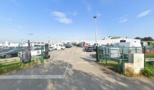 Mercedes-Benz Etoile Du Maine 61 Alençon à Cerisé