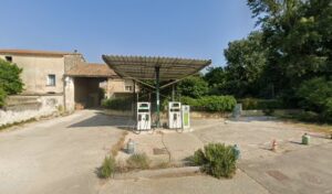Garage des trois quatre / Pierre Berruezo à Velleron