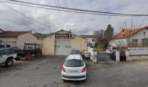 Garage vs autos à Cébazat