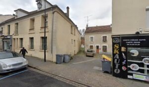 Ecouen pièce auto à Écouen