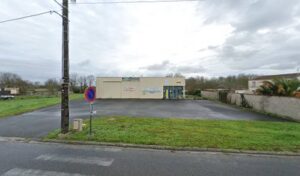 Custom 17 self garage à Puyrolland